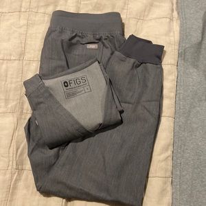 Figs Set in Graphite